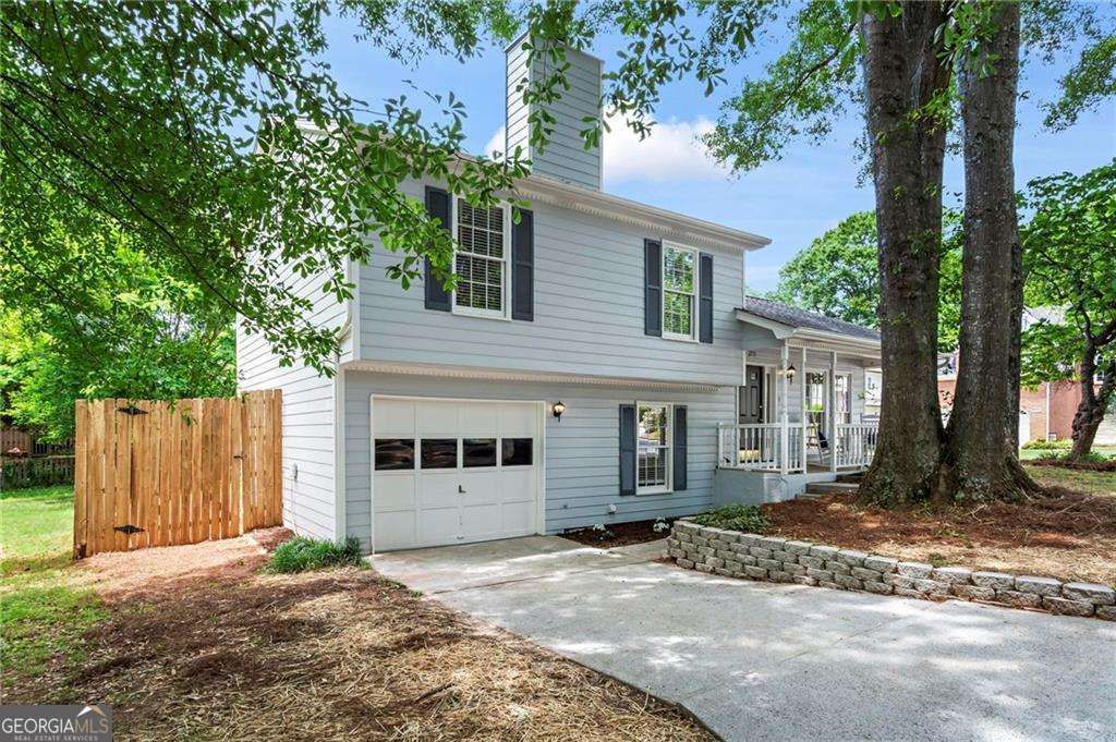 Photo of 2771 Royal Bluff, Decatur, GA 30030 (MLS # 10768620)