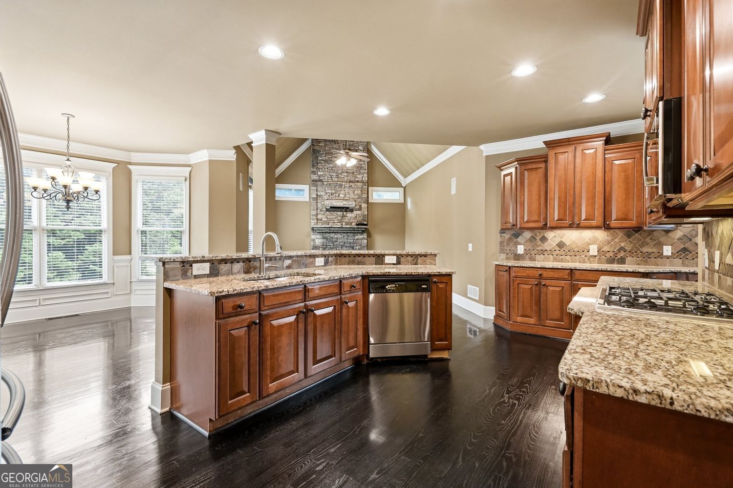 3915 Copper Leaf LN