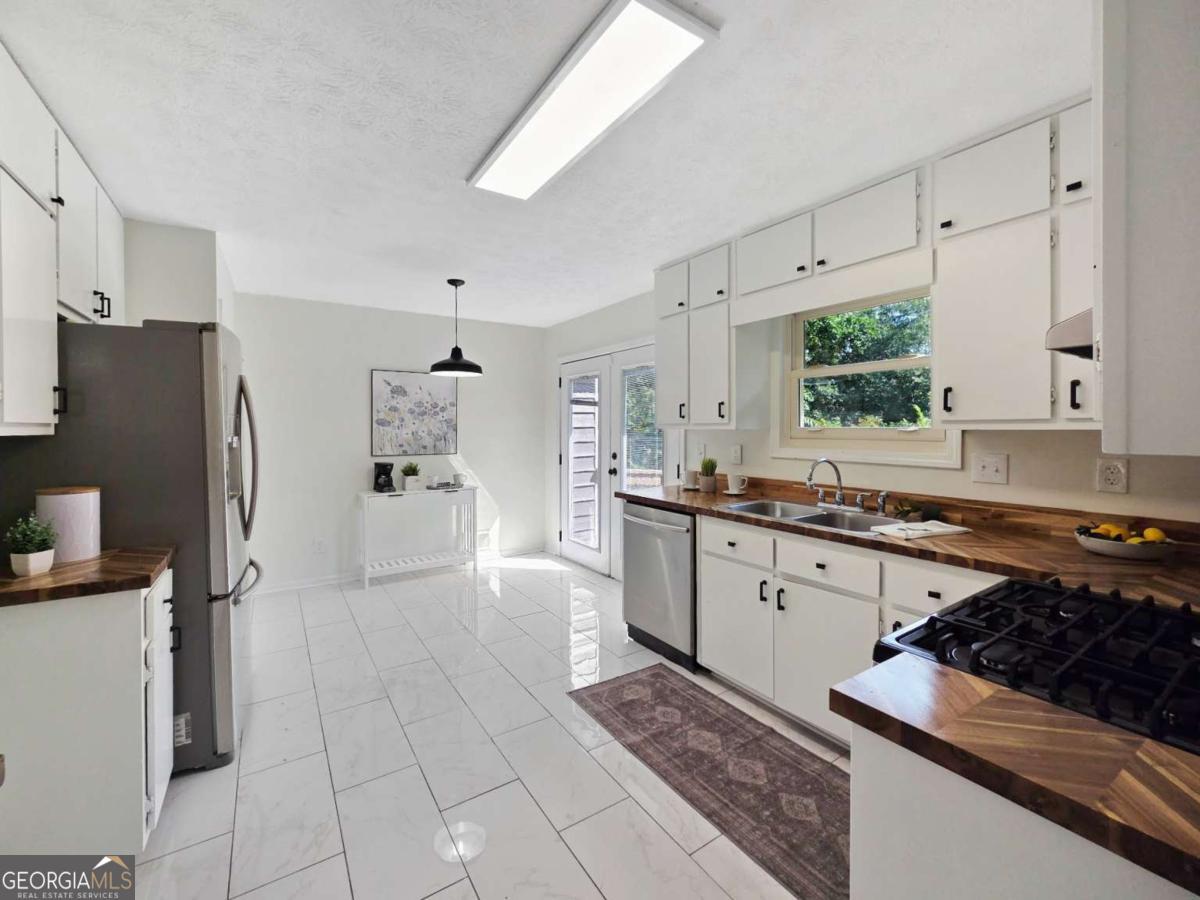 2810 Creekwood LN