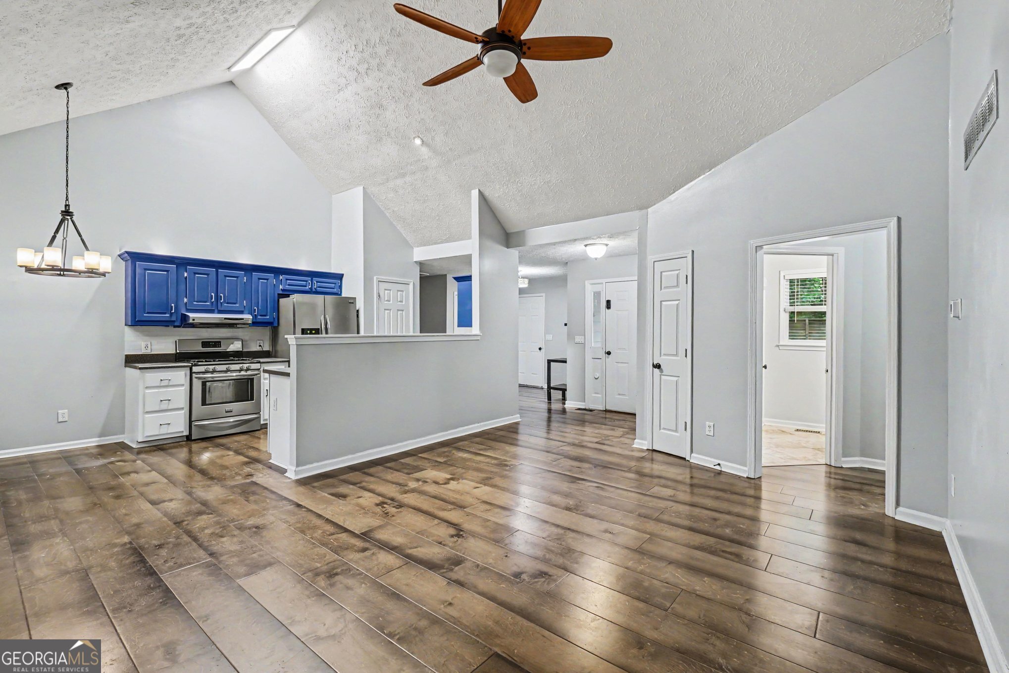 597 Cedarcrest RD