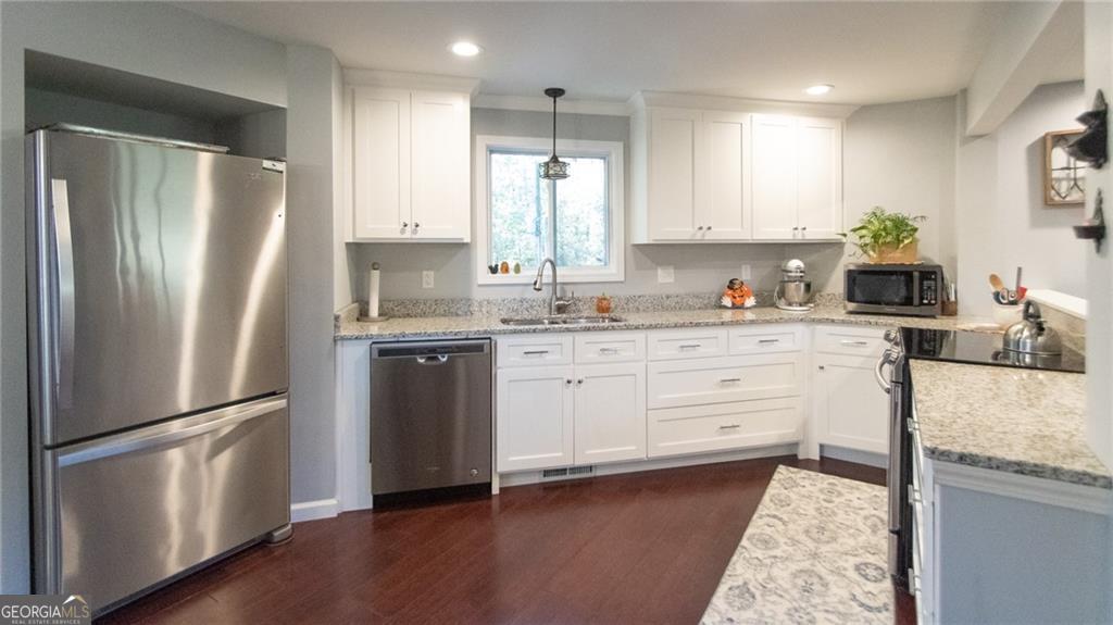 354 Chickasaw DR
