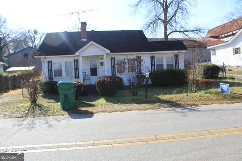 256 E Martin Luther King Jr Drive, Jackson, GA 30233 - #: 10517574