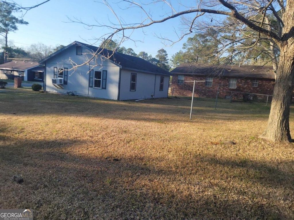 Photo of 720 9th Street NW, Moultrie, GA 31768 (MLS # 10695041)