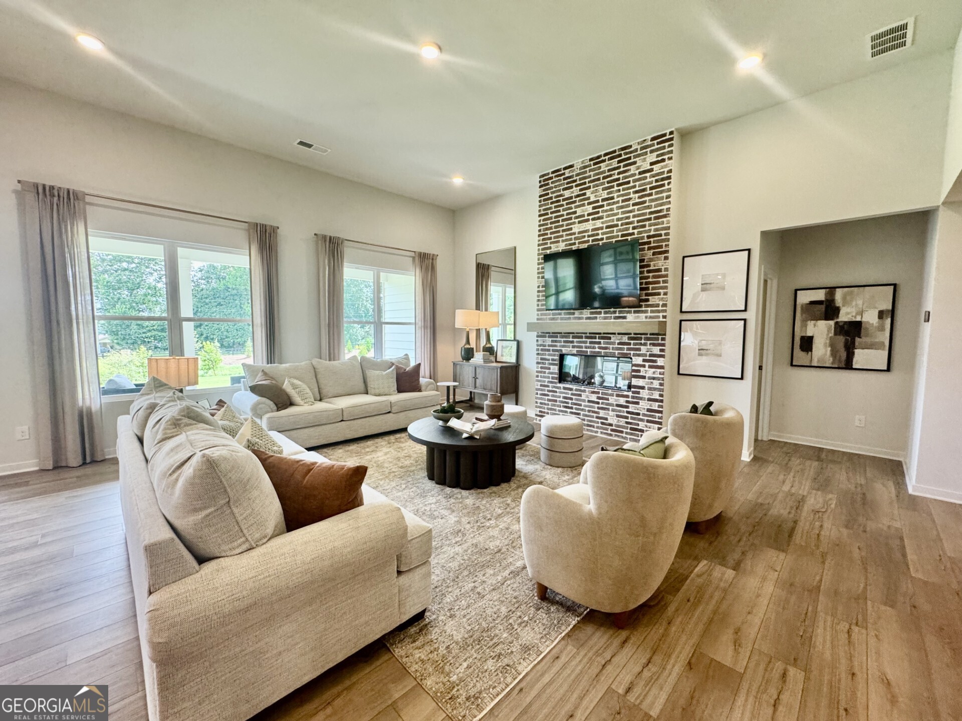 8550 Oak Hollow WAY