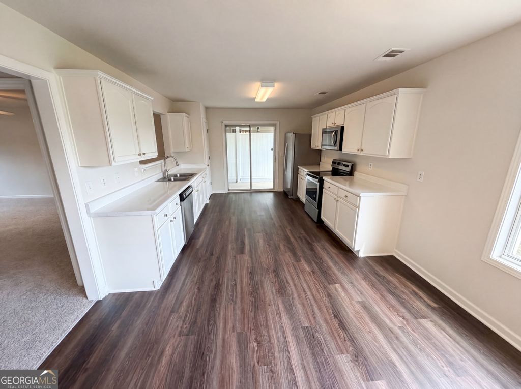 Photo of 6126 Hickory Lane Drive, Union City, GA 30291 (MLS # 10771338)