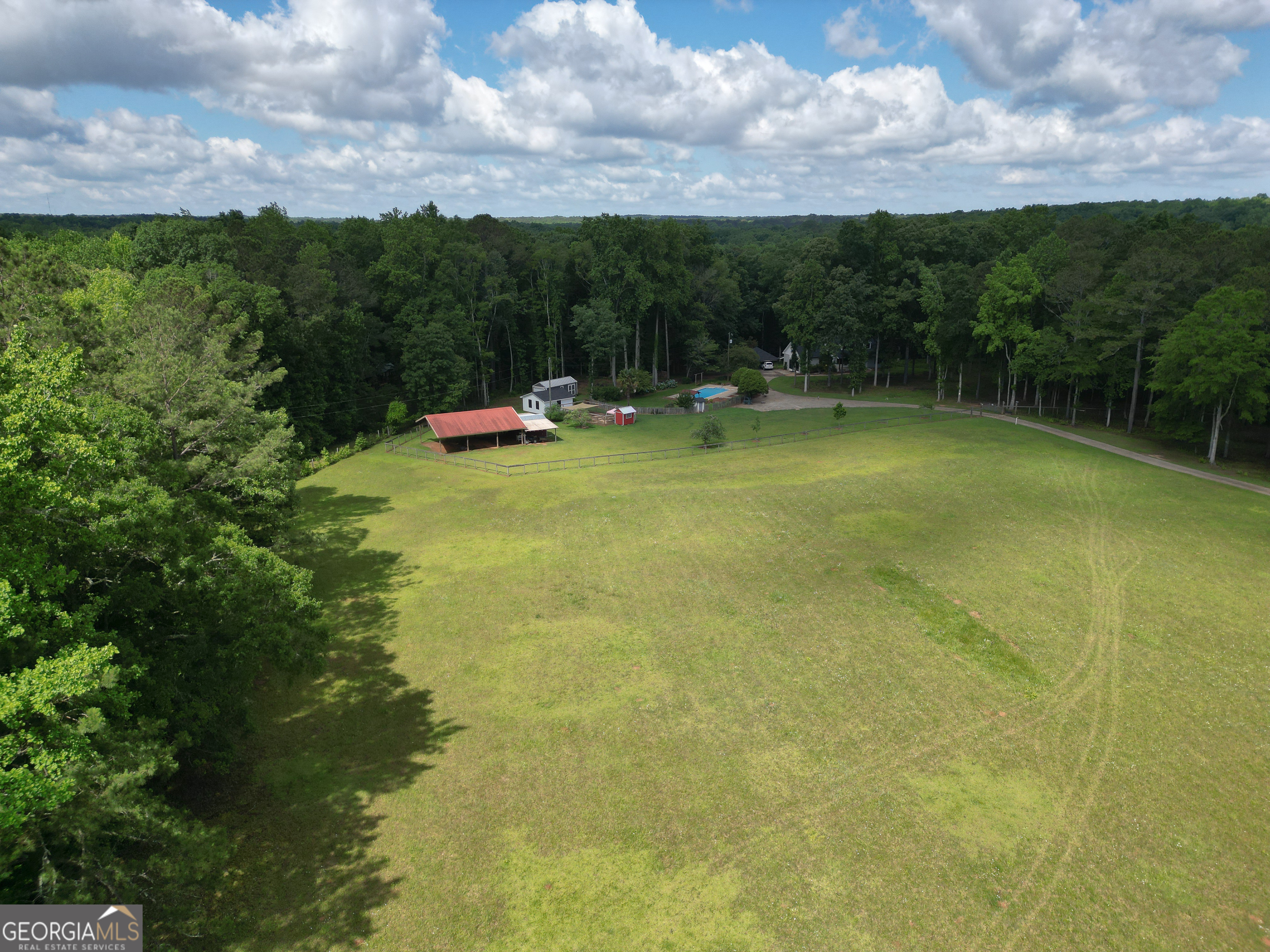 1572 Hines RD