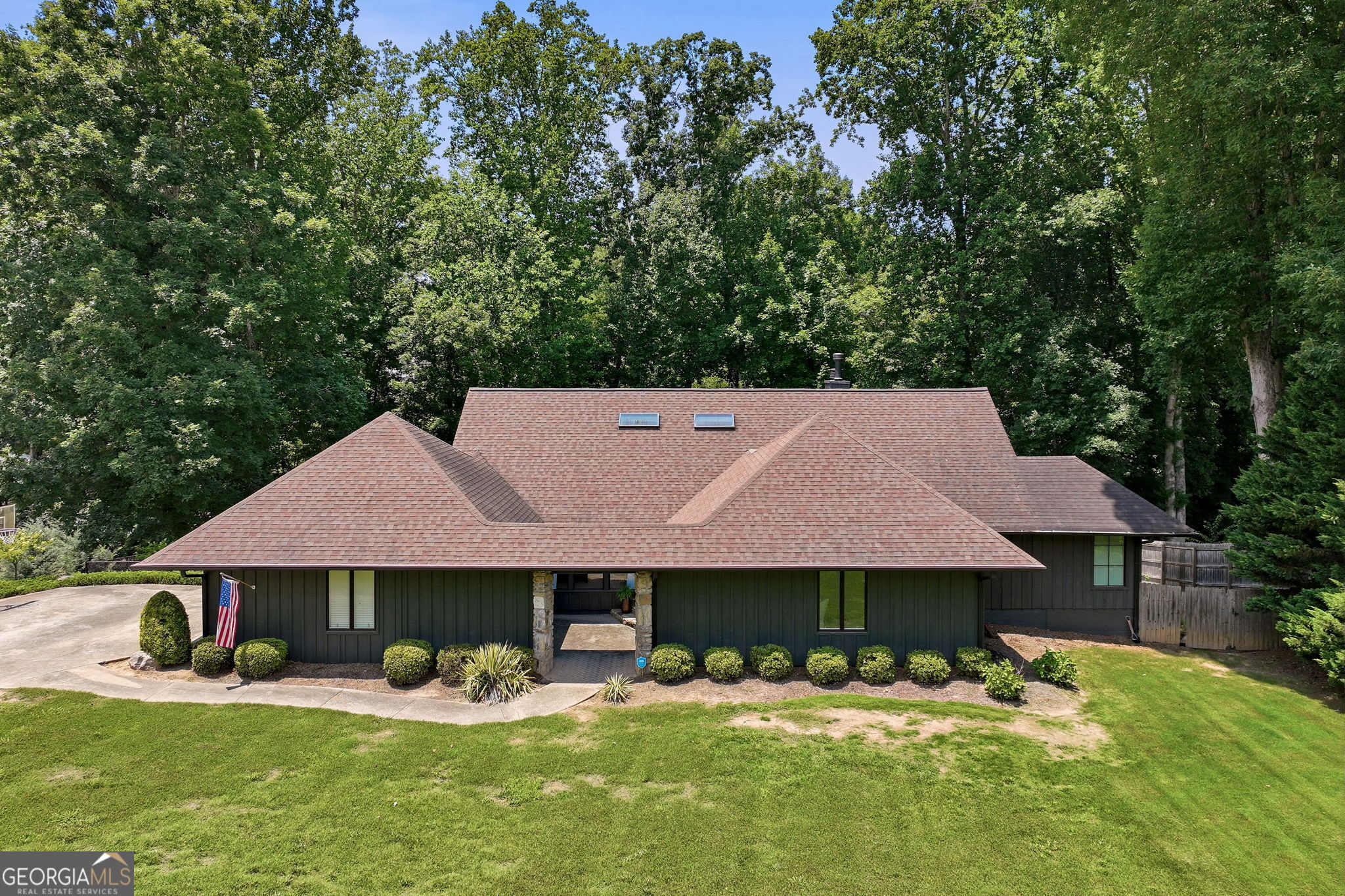 143 Woodlake DR
