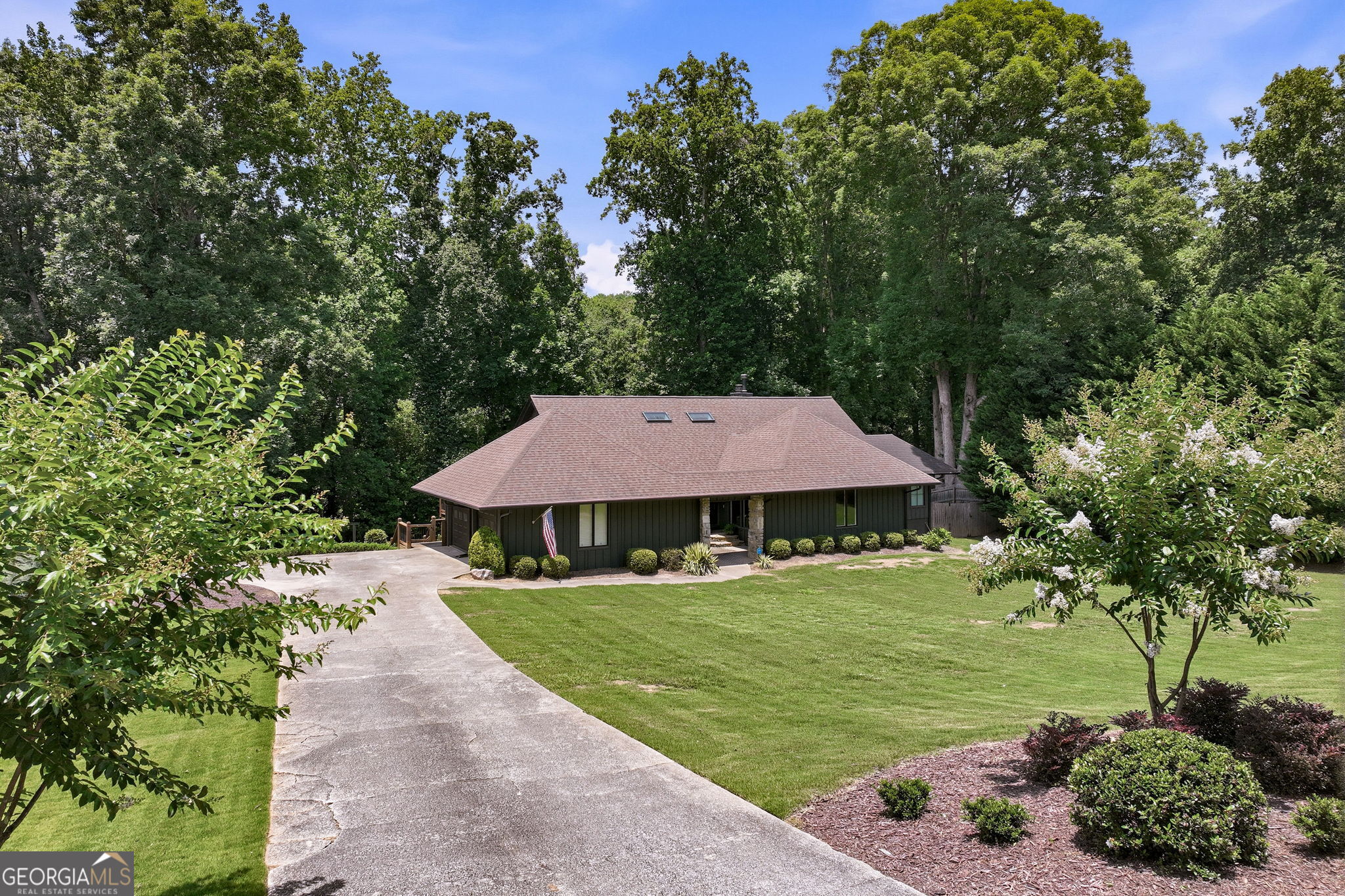 143 Woodlake DR