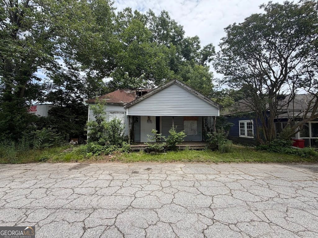 Photo of 3200 Magnolia Street, Atlanta, GA 30344 (MLS # 10786344)