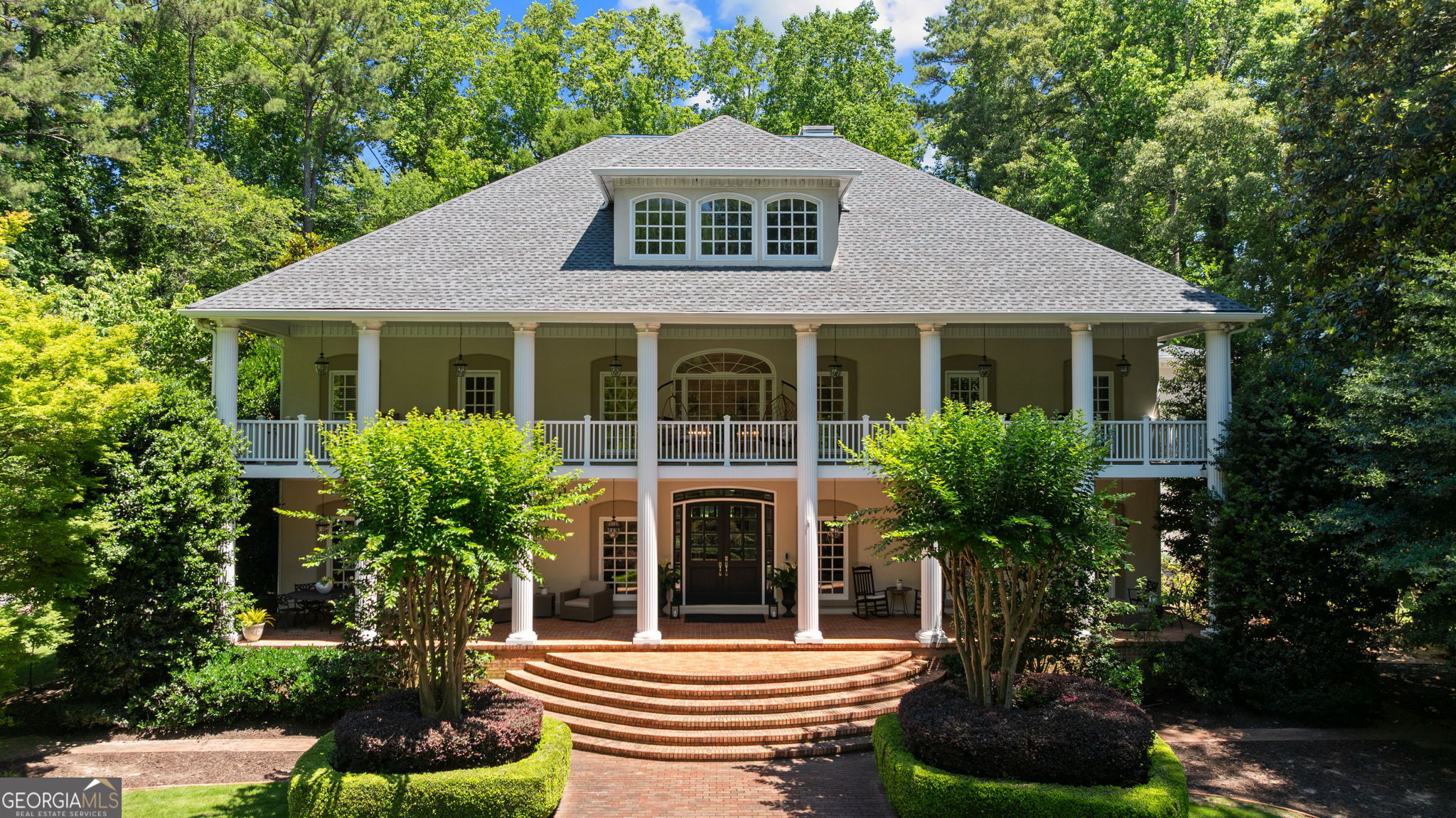 710 Walnut DR