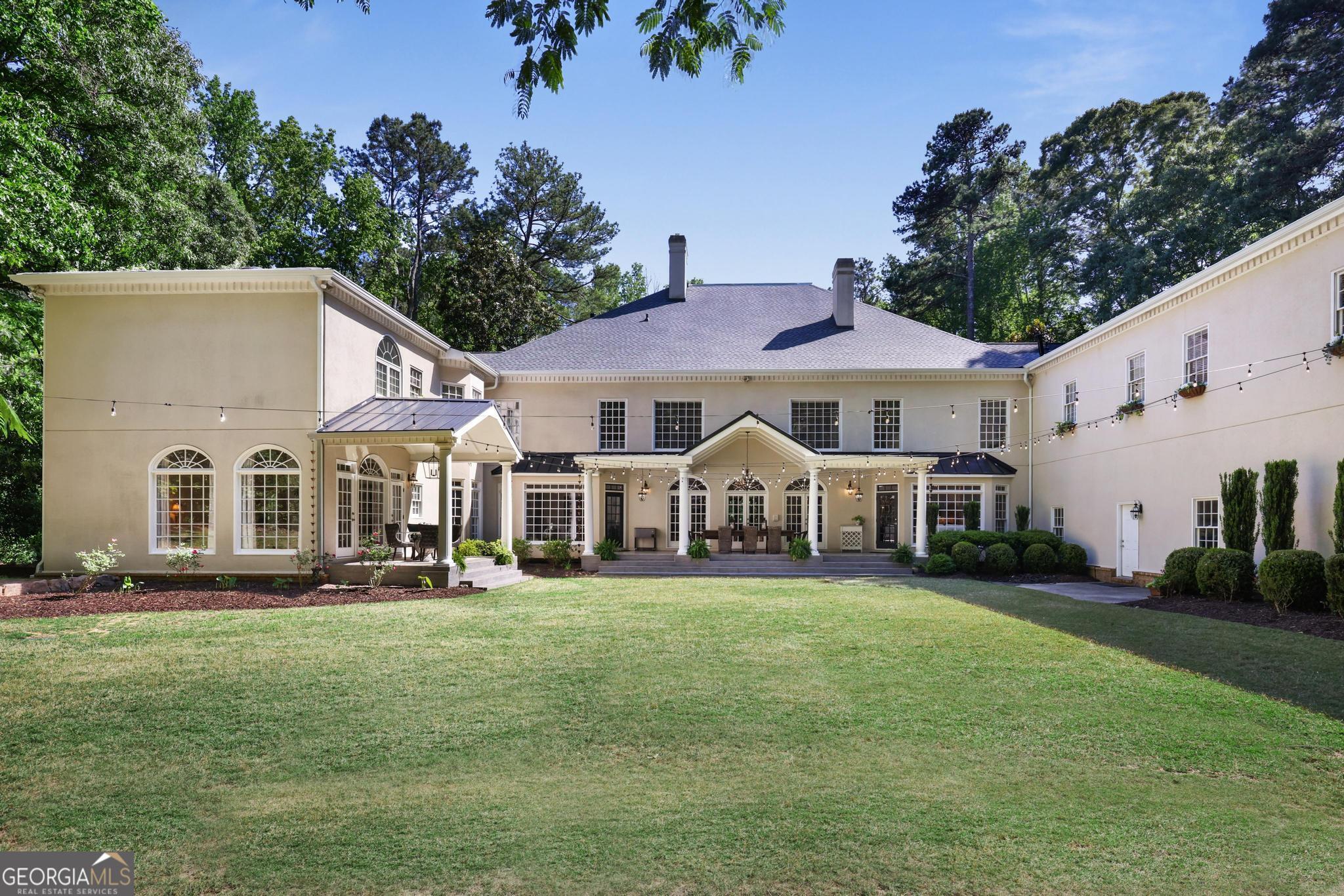 710 Walnut DR