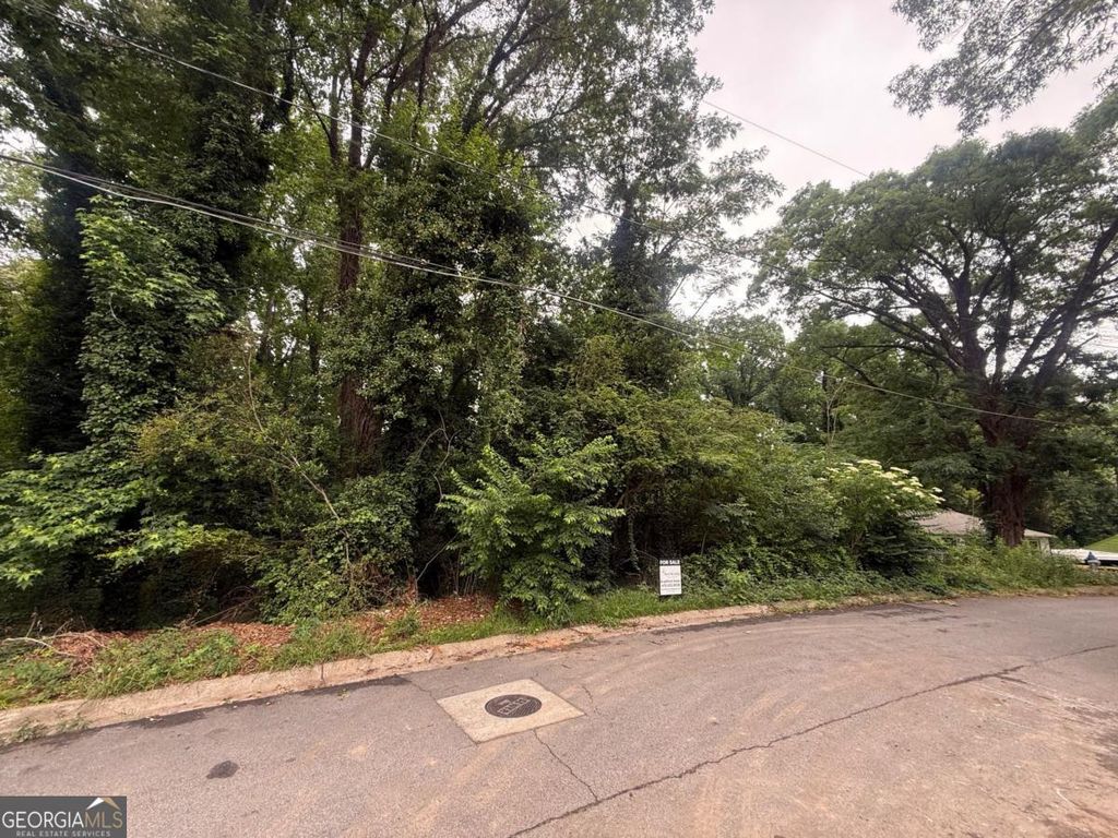 Photo of 2566 Gordon Circle SE, Smyrna, GA 30080 (MLS # 10776072)