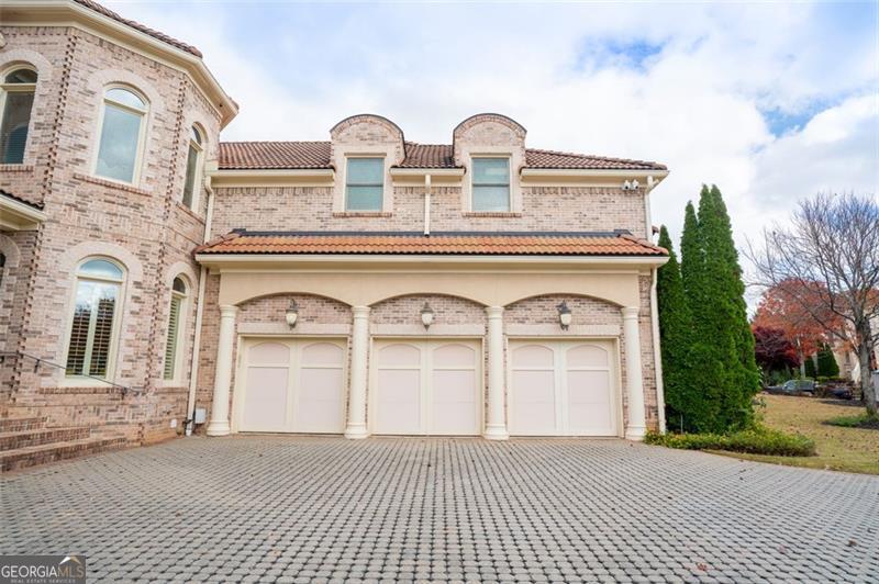 2267 VALLA PARC CT