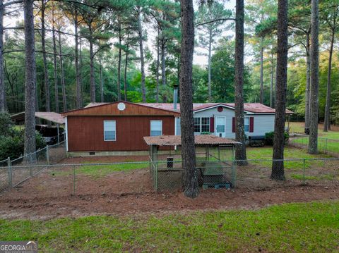 A home in Leslie