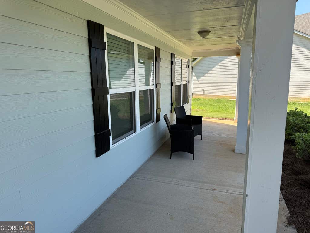 Photo of 525 GRAND OAKS Ave, BETHLEHEM, GA 30620 (MLS # 10832076)