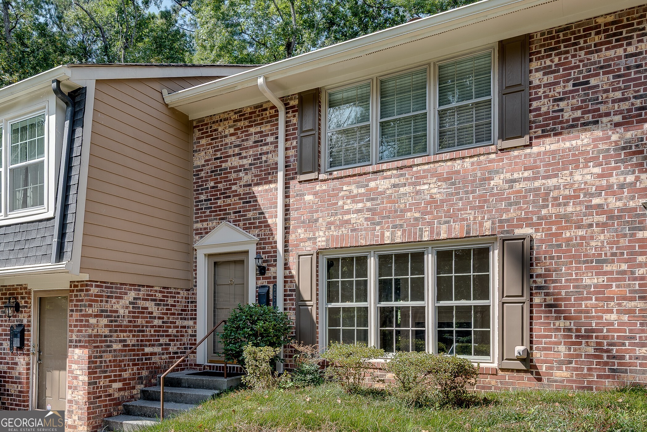 2474 Northlake CT NE