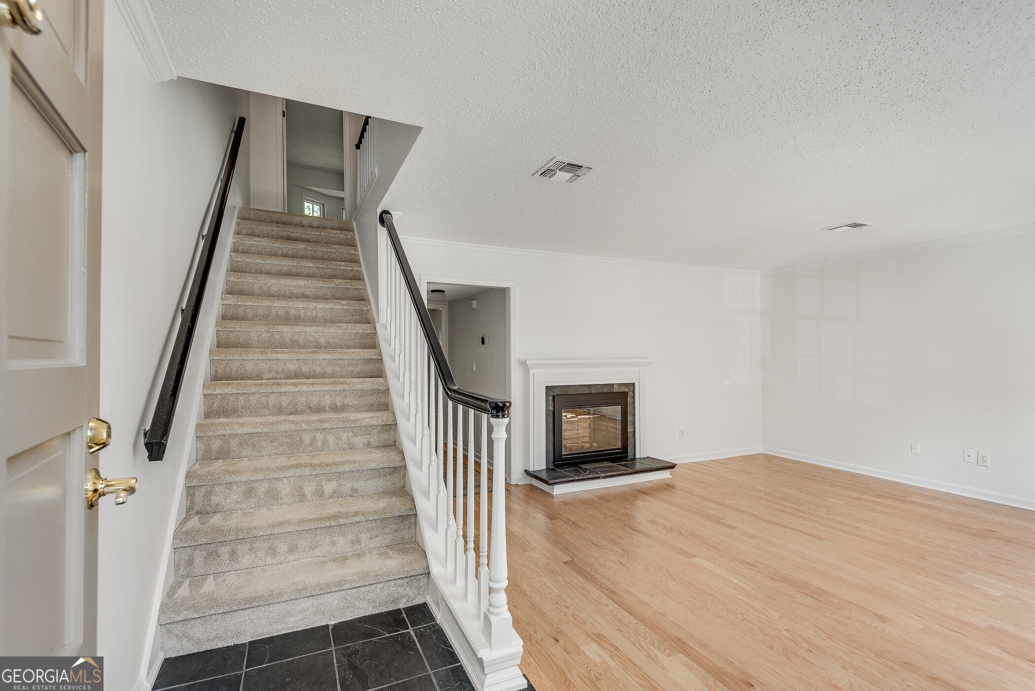 2474 Northlake CT NE