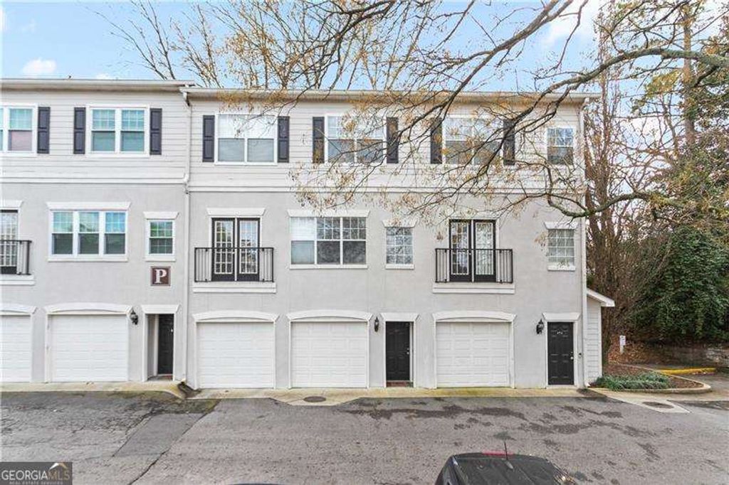 Photo of 1150 Collier Road NW #3P, Atlanta, GA 30318 (MLS # 10727116)