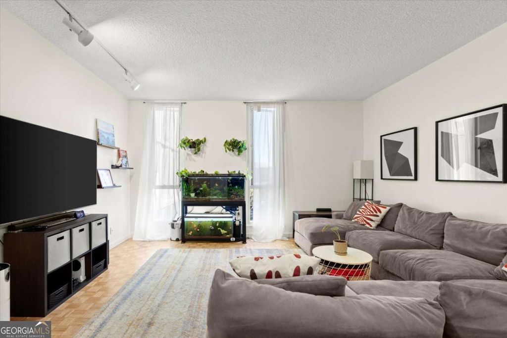 Photo of 3060 Pharr Court #313, Atlanta, GA 30305 (MLS # 10757400)
