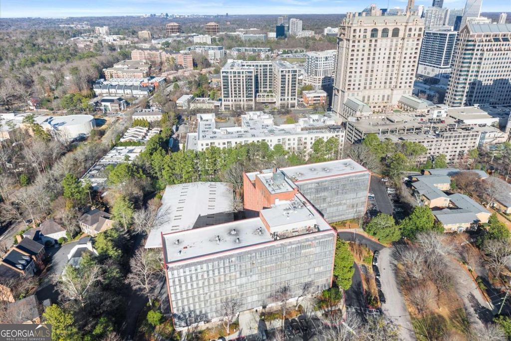 Photo of 3060 Pharr Court #313, Atlanta, GA 30305 (MLS # 10757400)