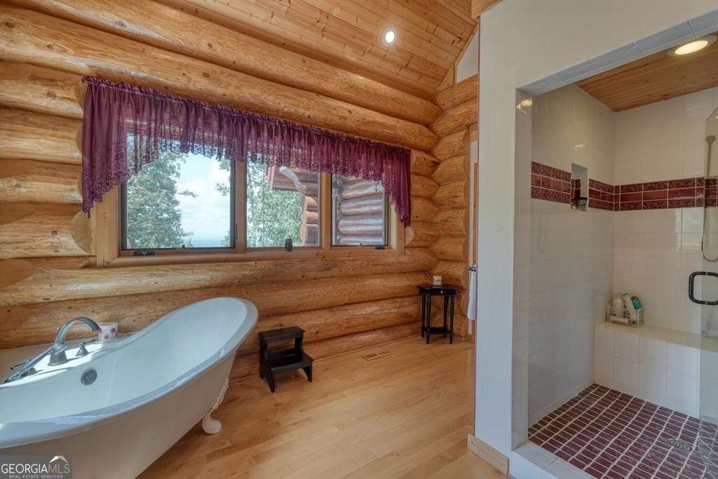 310 Hickory Frk, Blairsville, GA, 30512, USA, 4 Bedrooms Bedrooms, ,6 BathroomsBathrooms,Residential,Pending,310 Hickory Frk,10789732