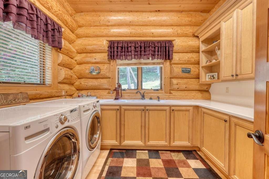 310 Hickory Frk, Blairsville, GA, 30512, USA, 4 Bedrooms Bedrooms, ,6 BathroomsBathrooms,Residential,Pending,310 Hickory Frk,10789732