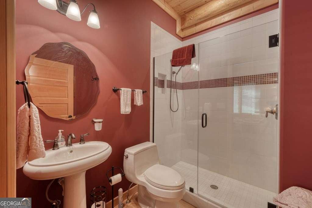 310 Hickory Frk, Blairsville, GA, 30512, USA, 4 Bedrooms Bedrooms, ,6 BathroomsBathrooms,Residential,Pending,310 Hickory Frk,10789732