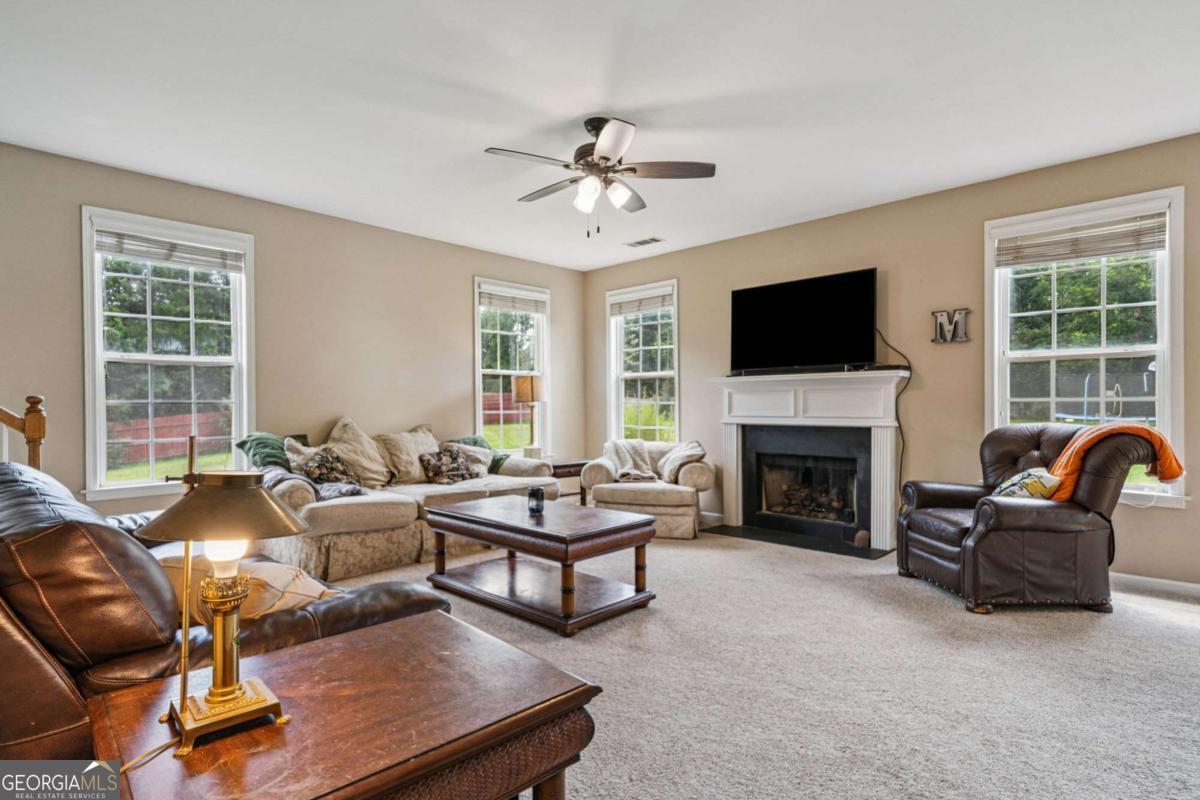 119 Hollytrace LN