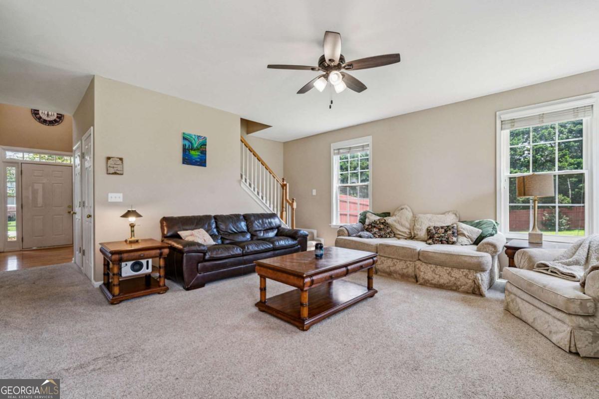 119 Hollytrace LN