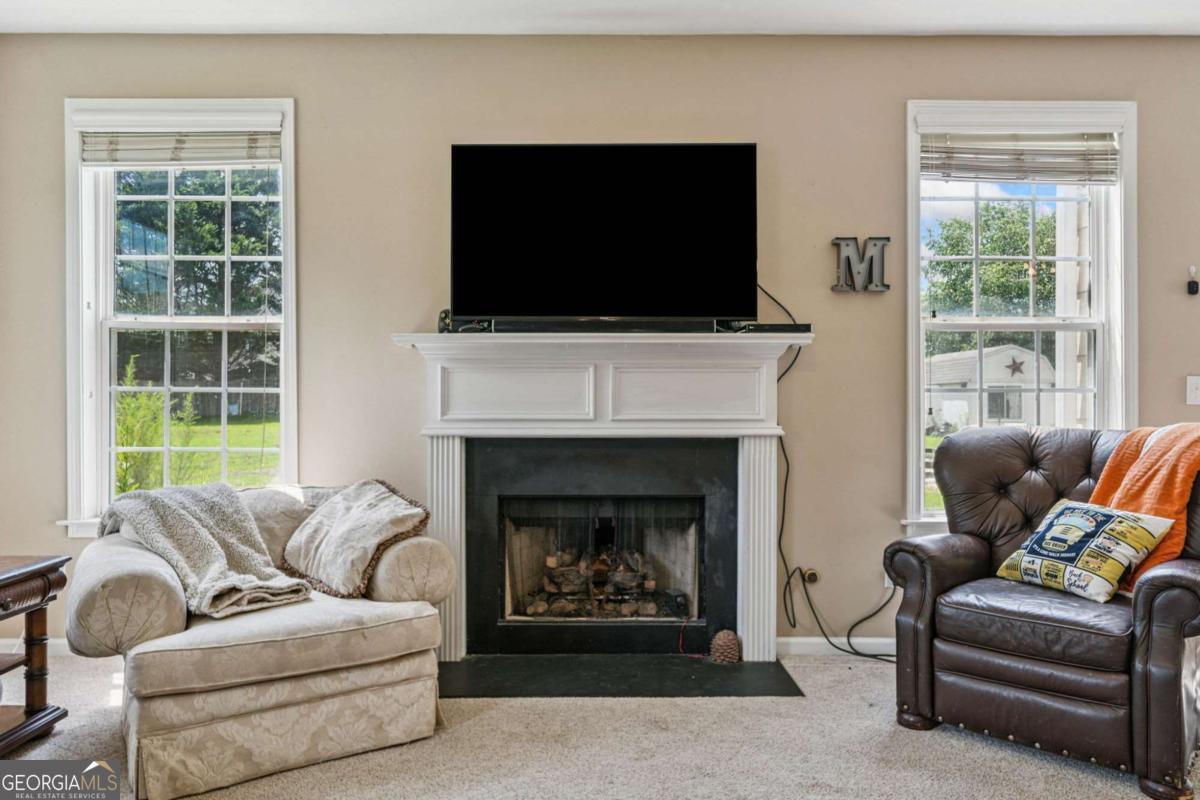 119 Hollytrace LN