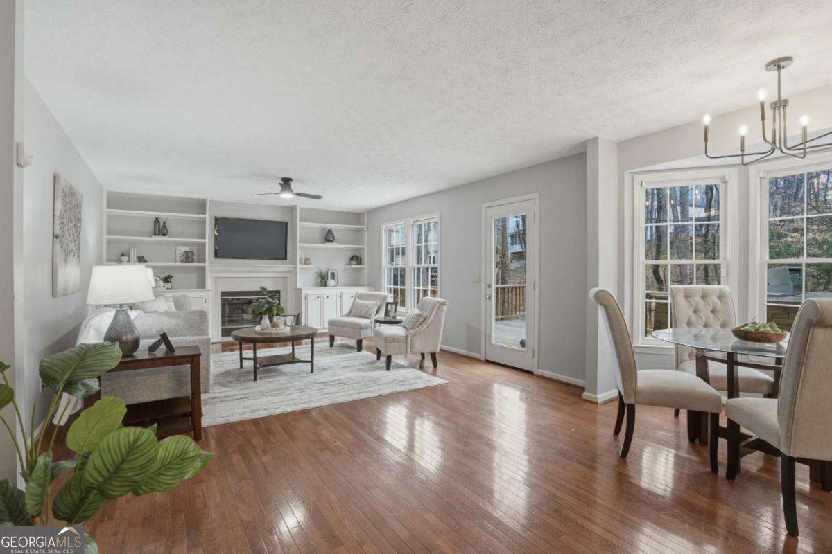 3505 Waters Cove WAY