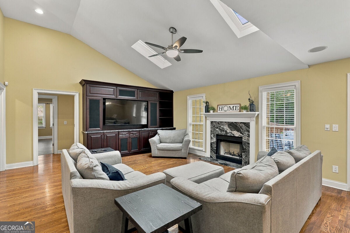 2460 Due West CIR NW