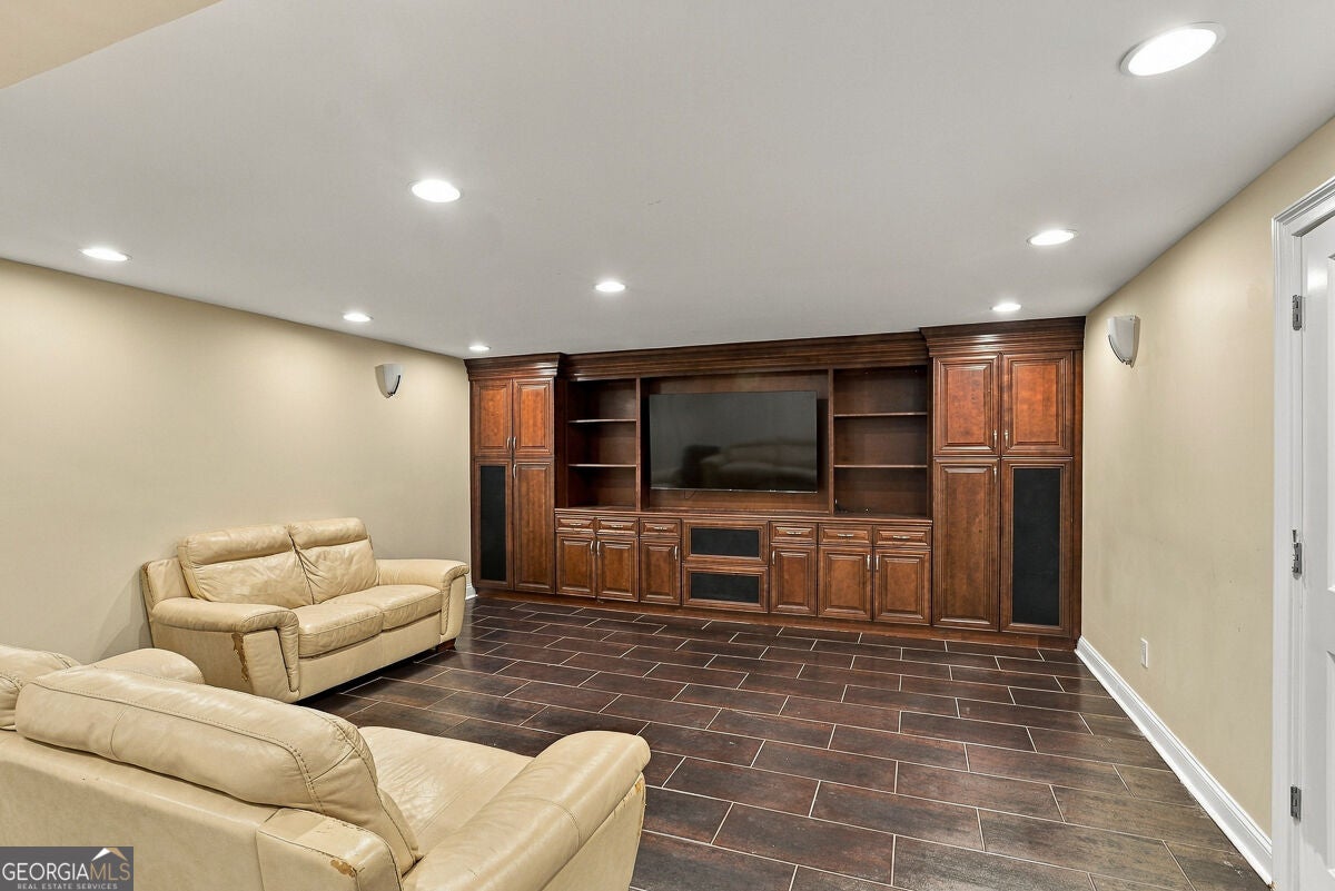 2460 Due West CIR NW