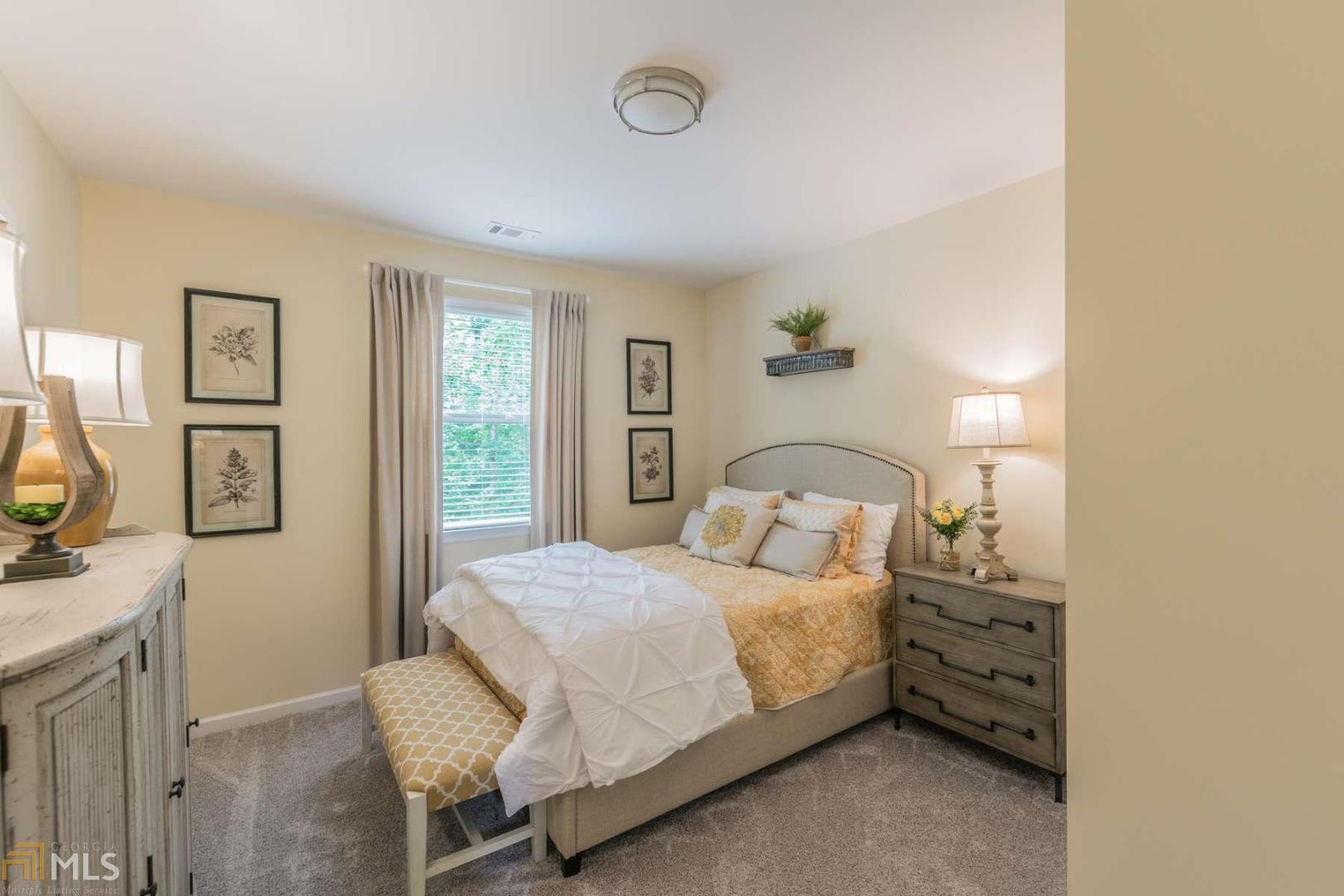 Holly Glen - Residential