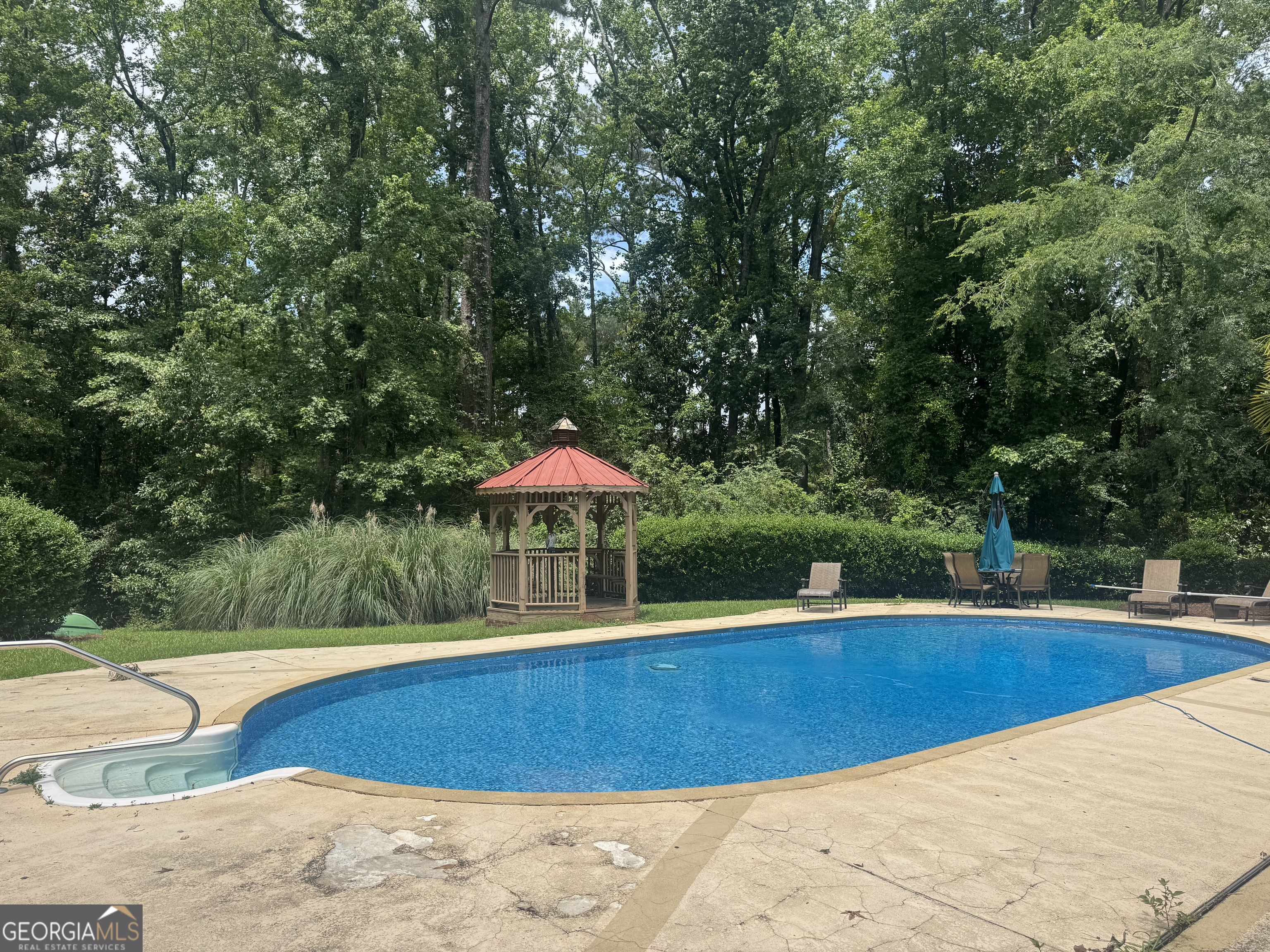 216 Sheppard DR