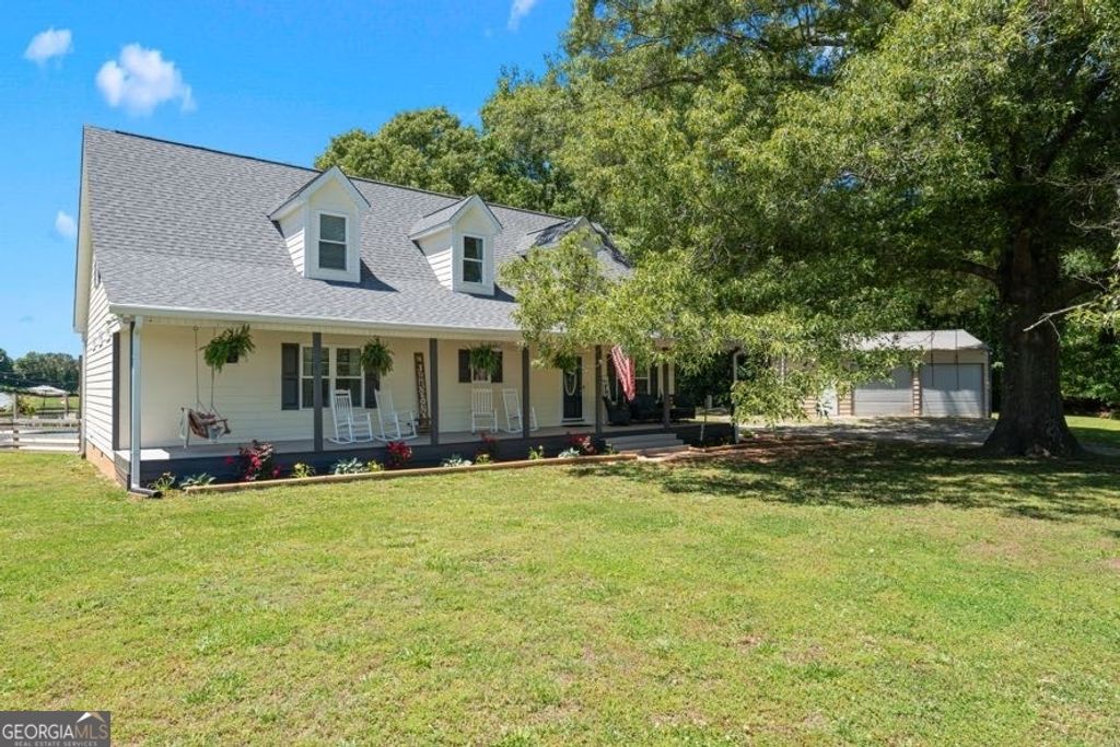 Photo of 405 Little Circle, Tallapoosa, GA 30176 (MLS # 10765440)