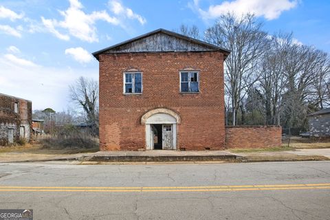 22 Church ST Grantville GA 30220