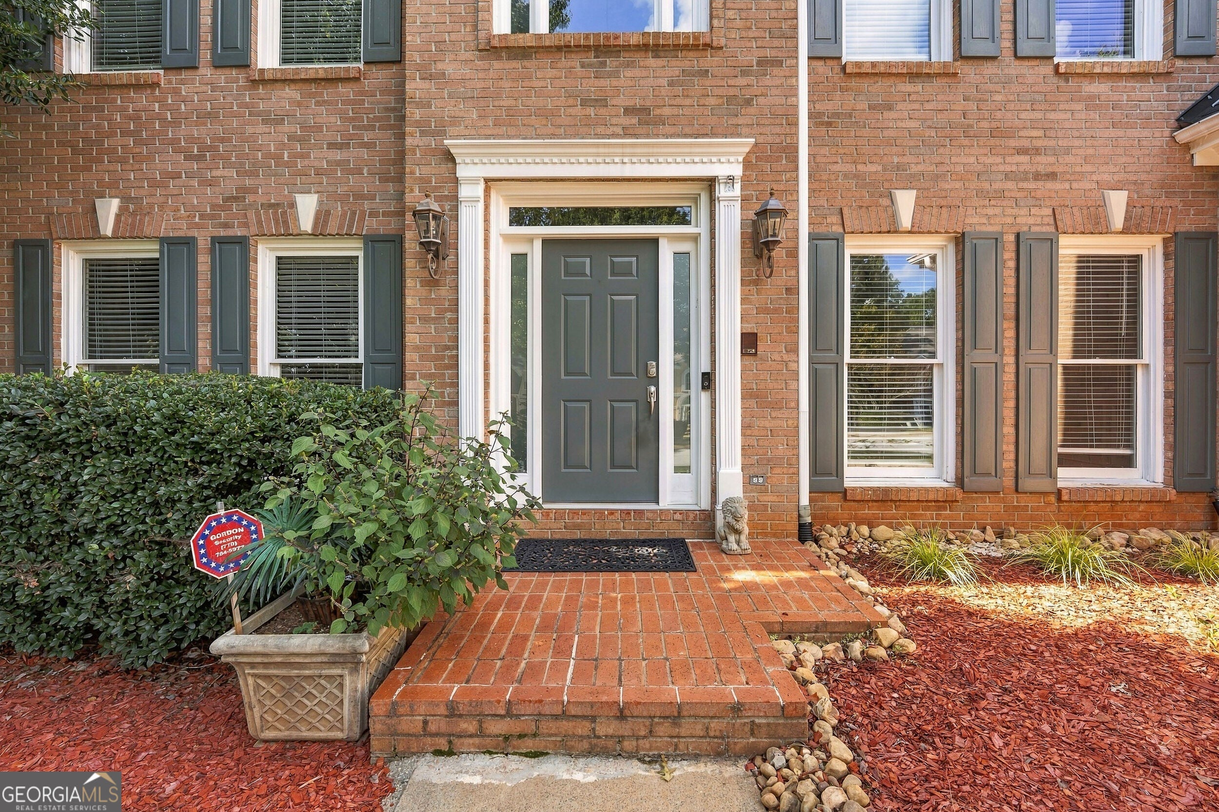 1735 Riverglen DR