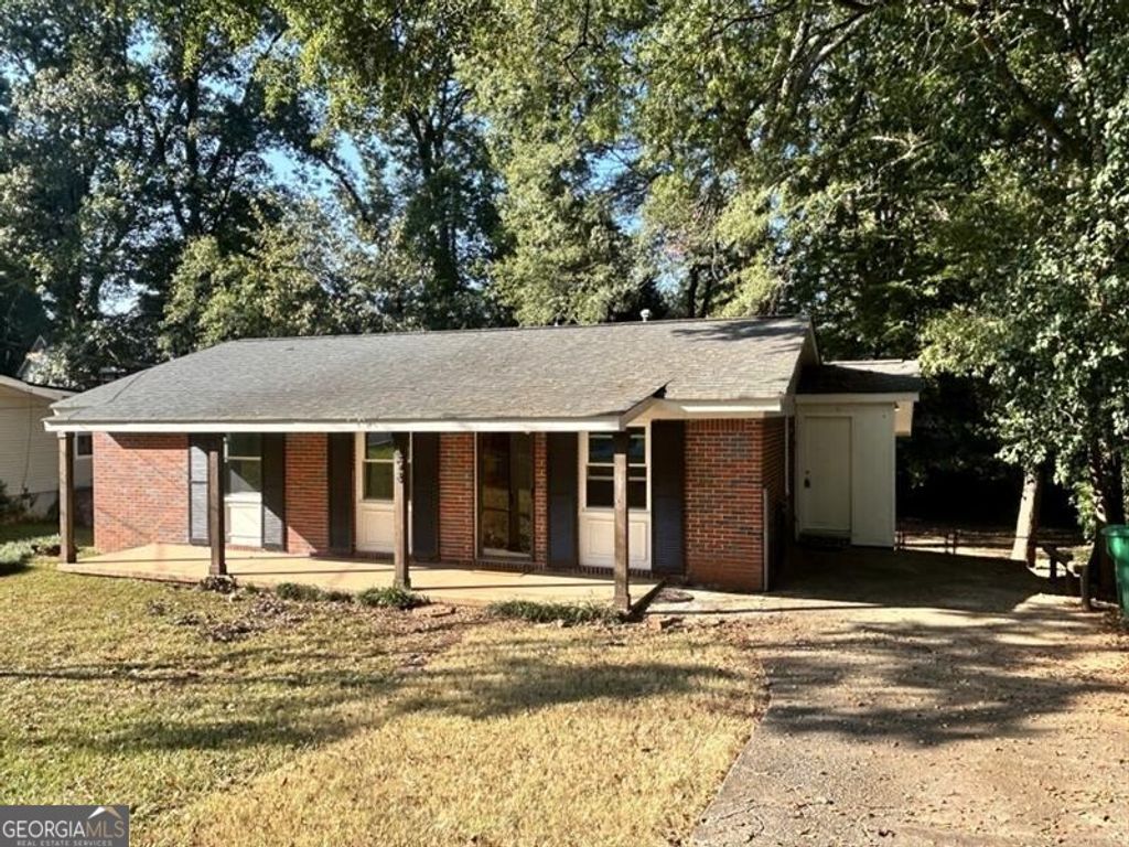 Photo of 898 Verona Drive, Clarkston, GA 30021 (MLS # 10716134)