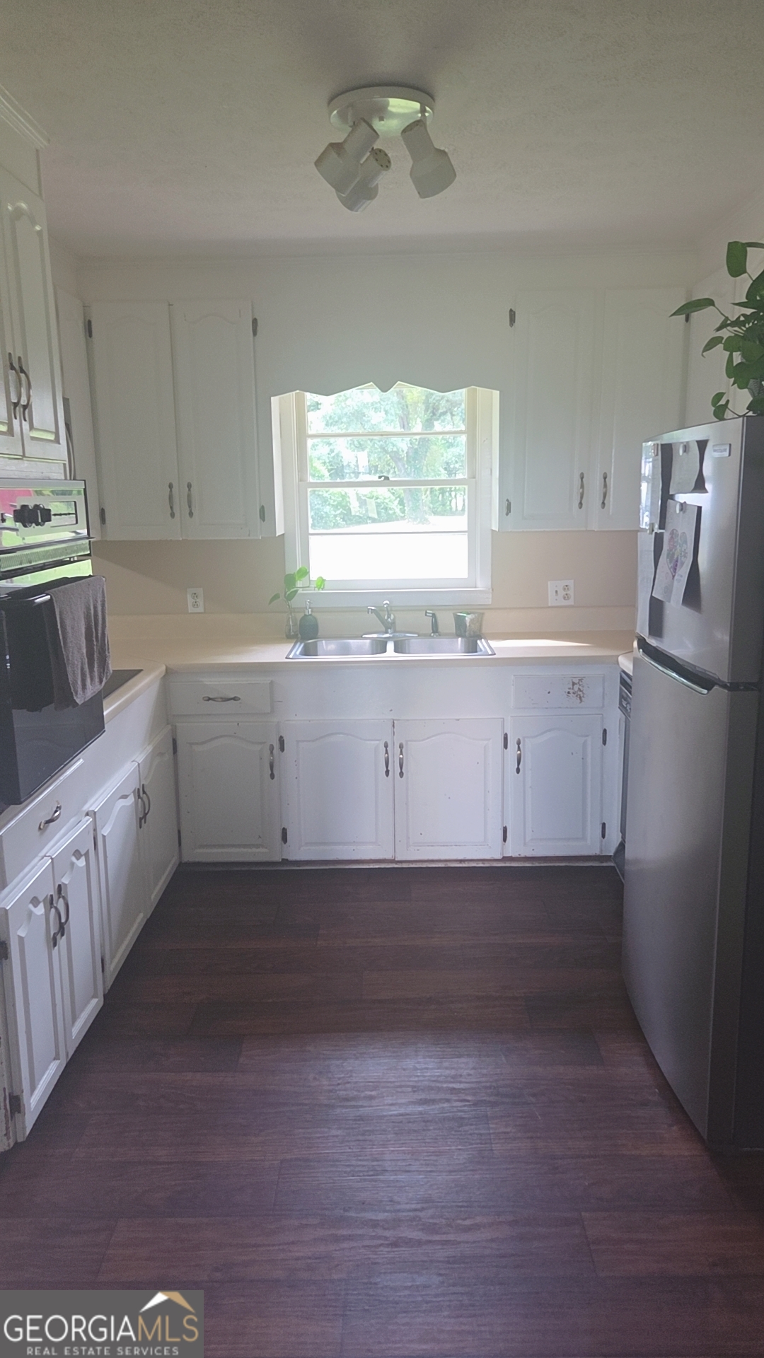 8468 Branchville RD
