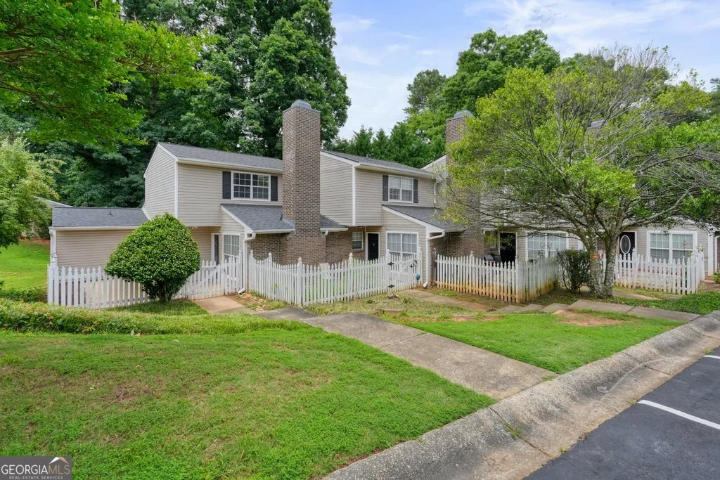 551 Summit Lane SW