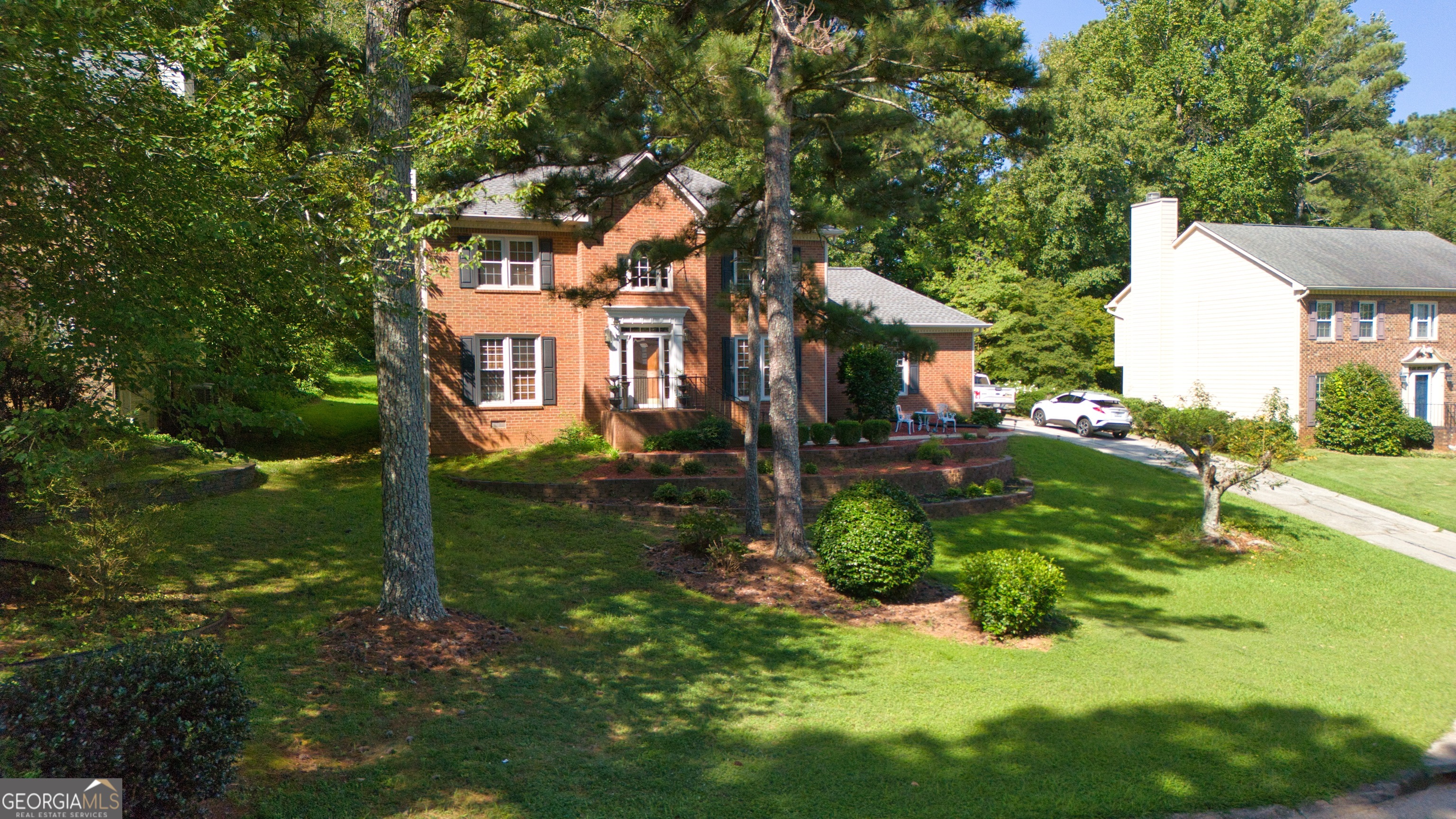 231 Sarah LN