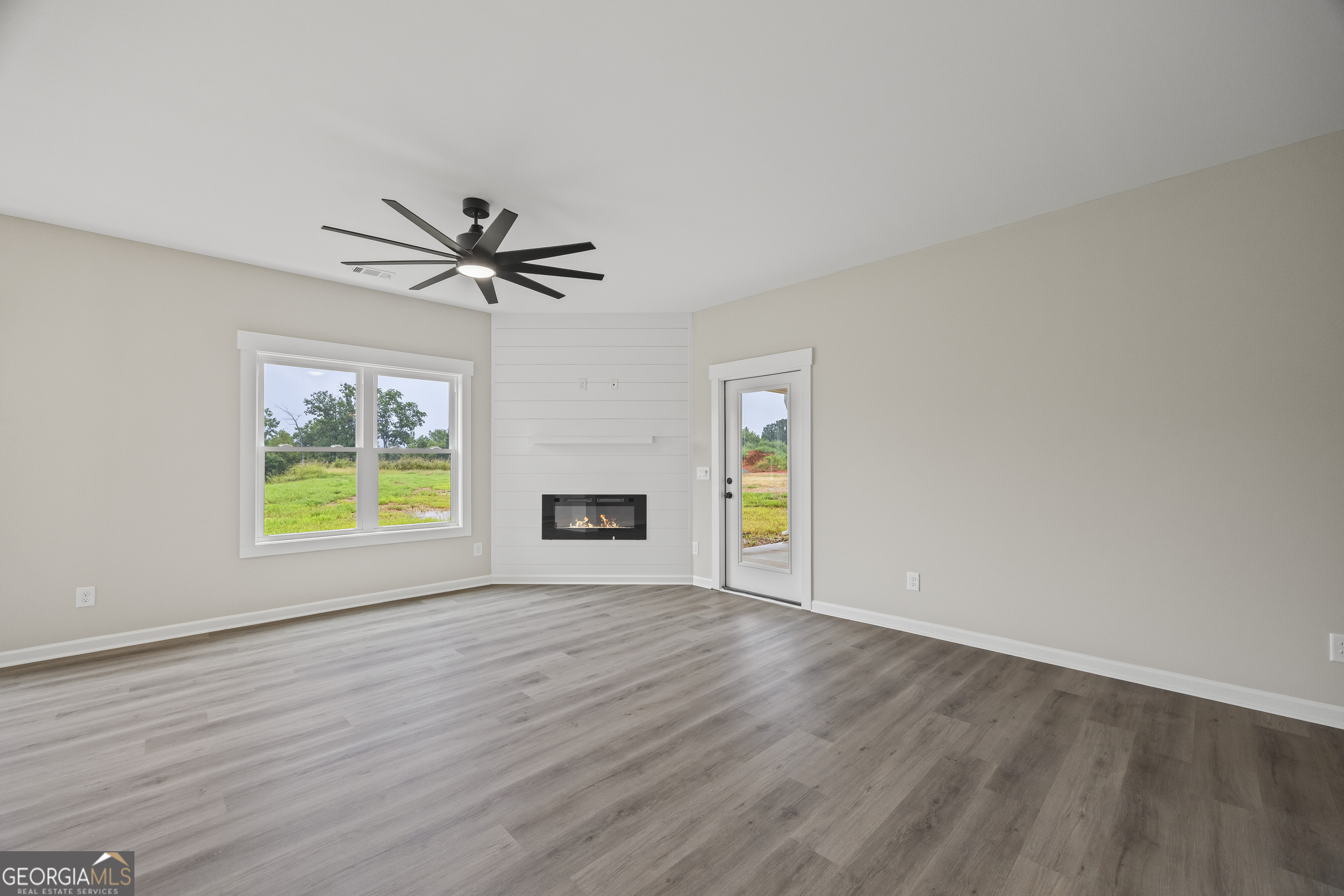 Toccoa, Georgia 30577, United States, 3 Bedrooms Bedrooms, ,3 BathroomsBathrooms,Residential,Active,15813