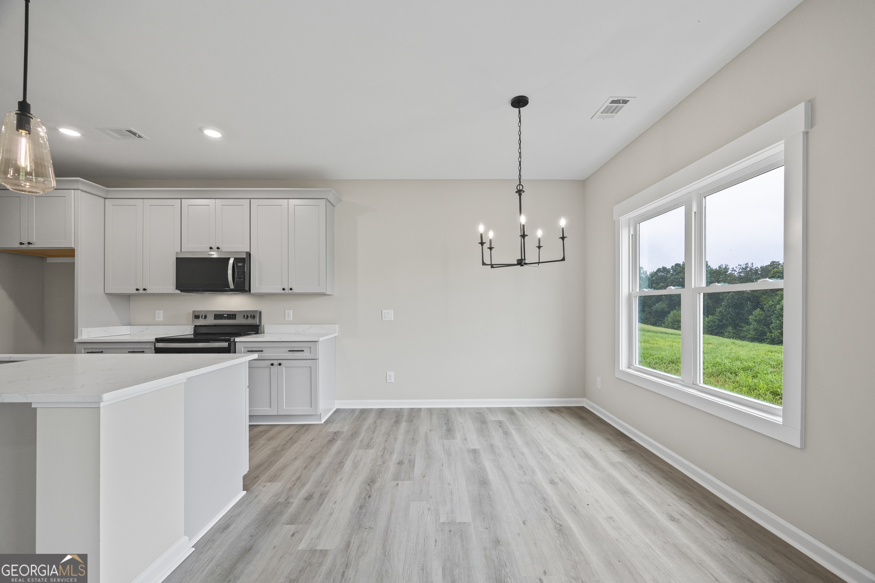 Toccoa, Georgia 30577, United States, 3 Bedrooms Bedrooms, ,3 BathroomsBathrooms,Residential,Active,15813