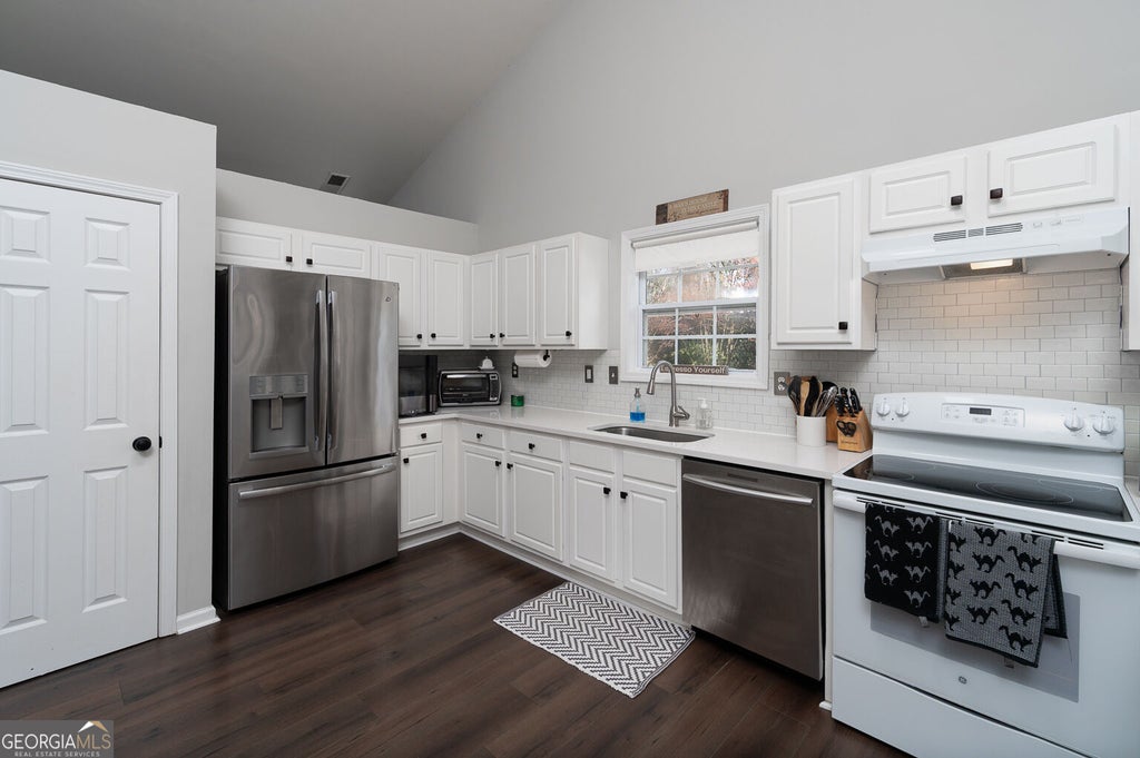 Photo of 3624 Rolling Meadows Way, Loganville, GA 30052 (MLS # 10880805)