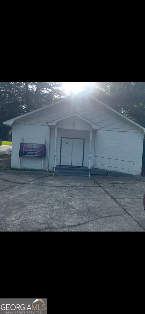 97 W Washington ST Newnan GA 30263