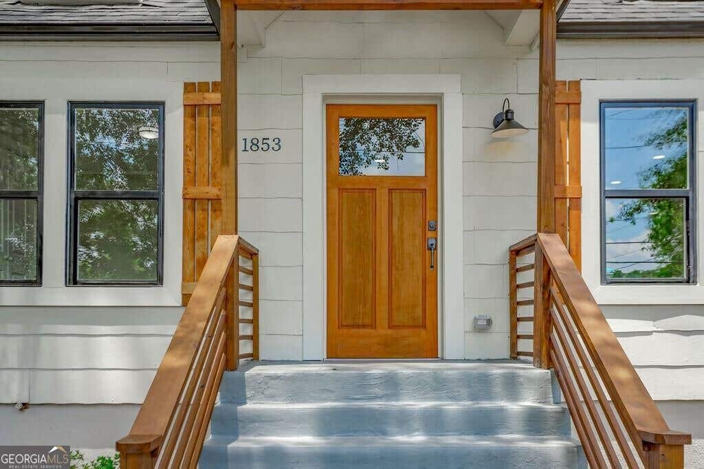 Photo of 1853 Beecher Road SW, Atlanta, GA 30310 (MLS # 10825805)