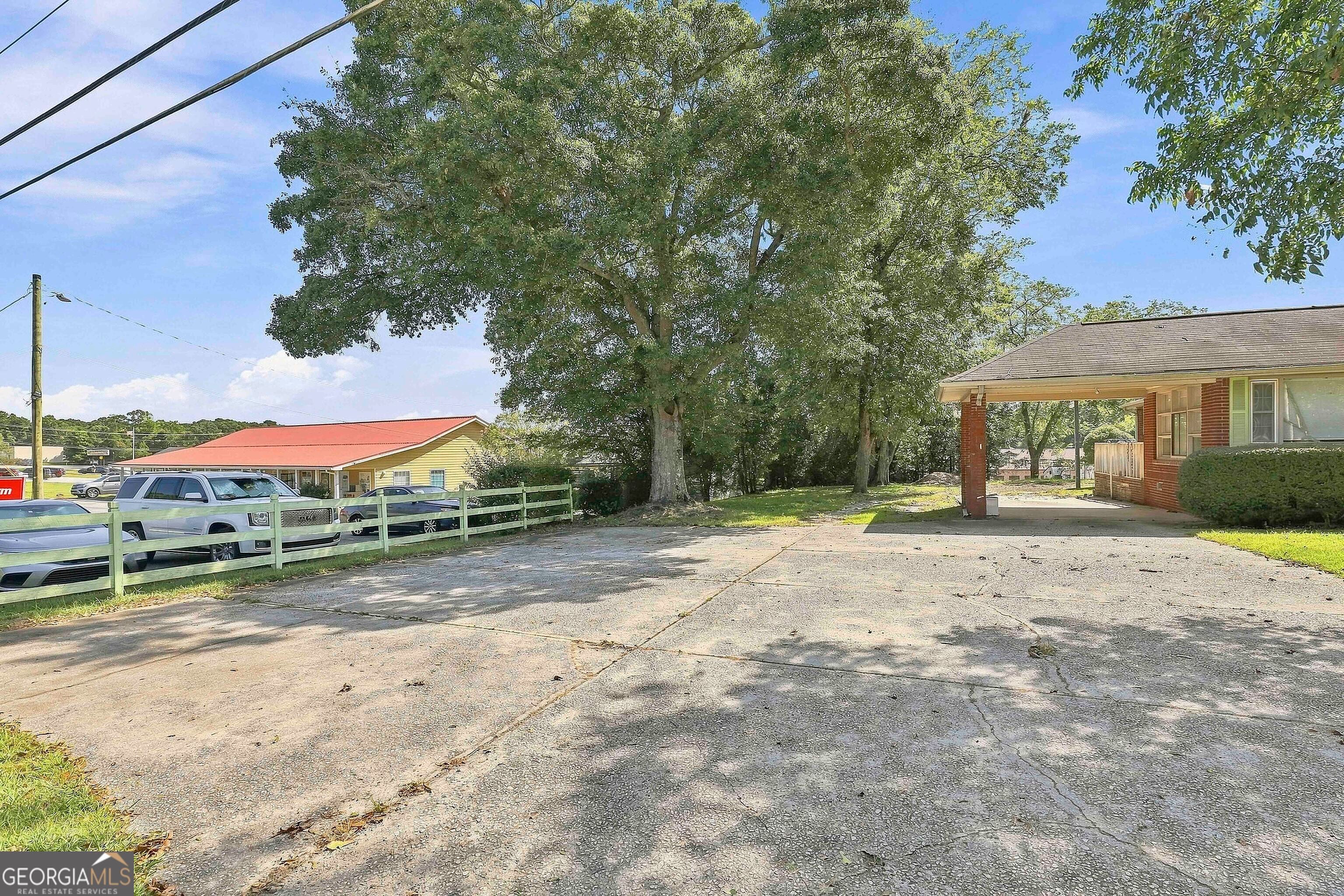 901 Senoia RD
