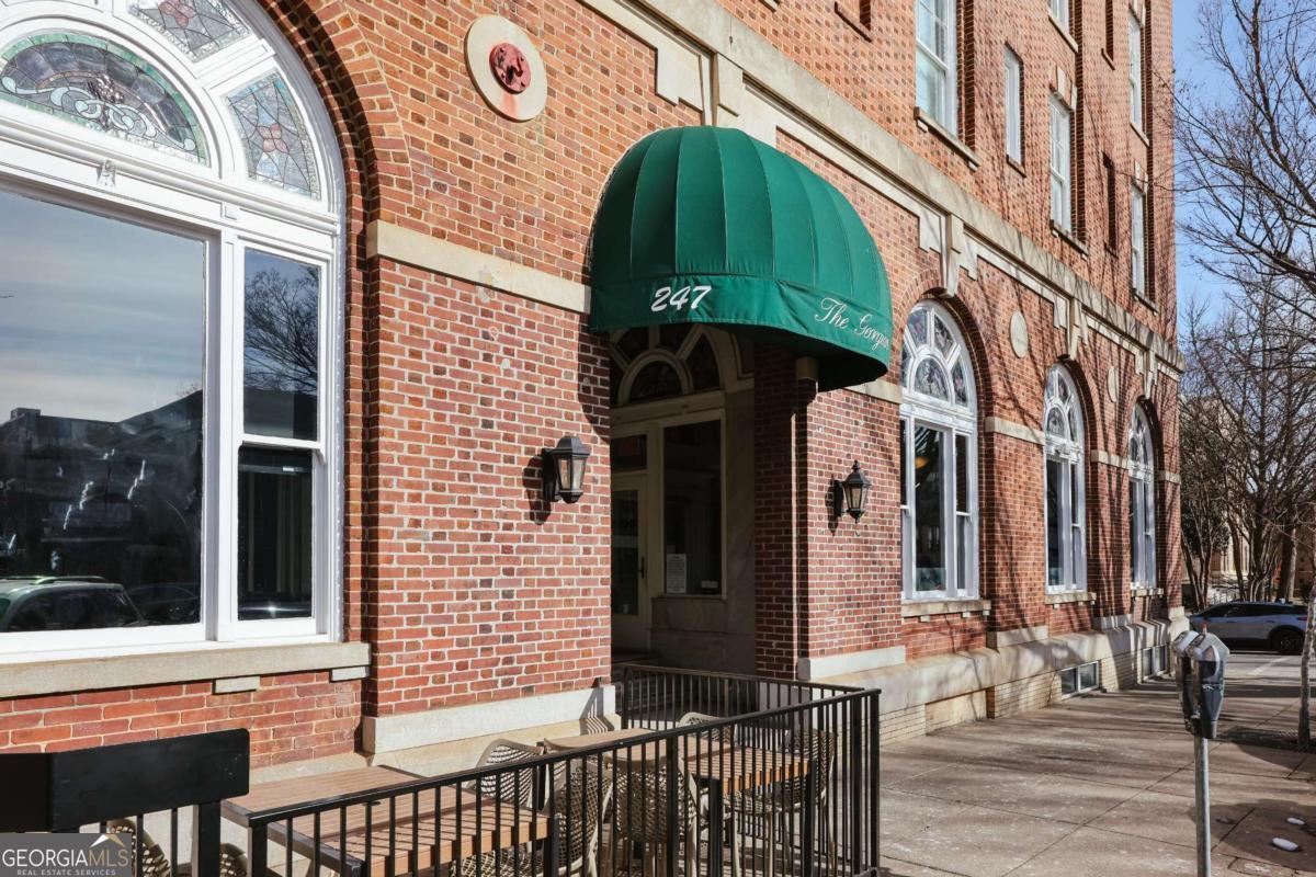 247 Washington ST 302