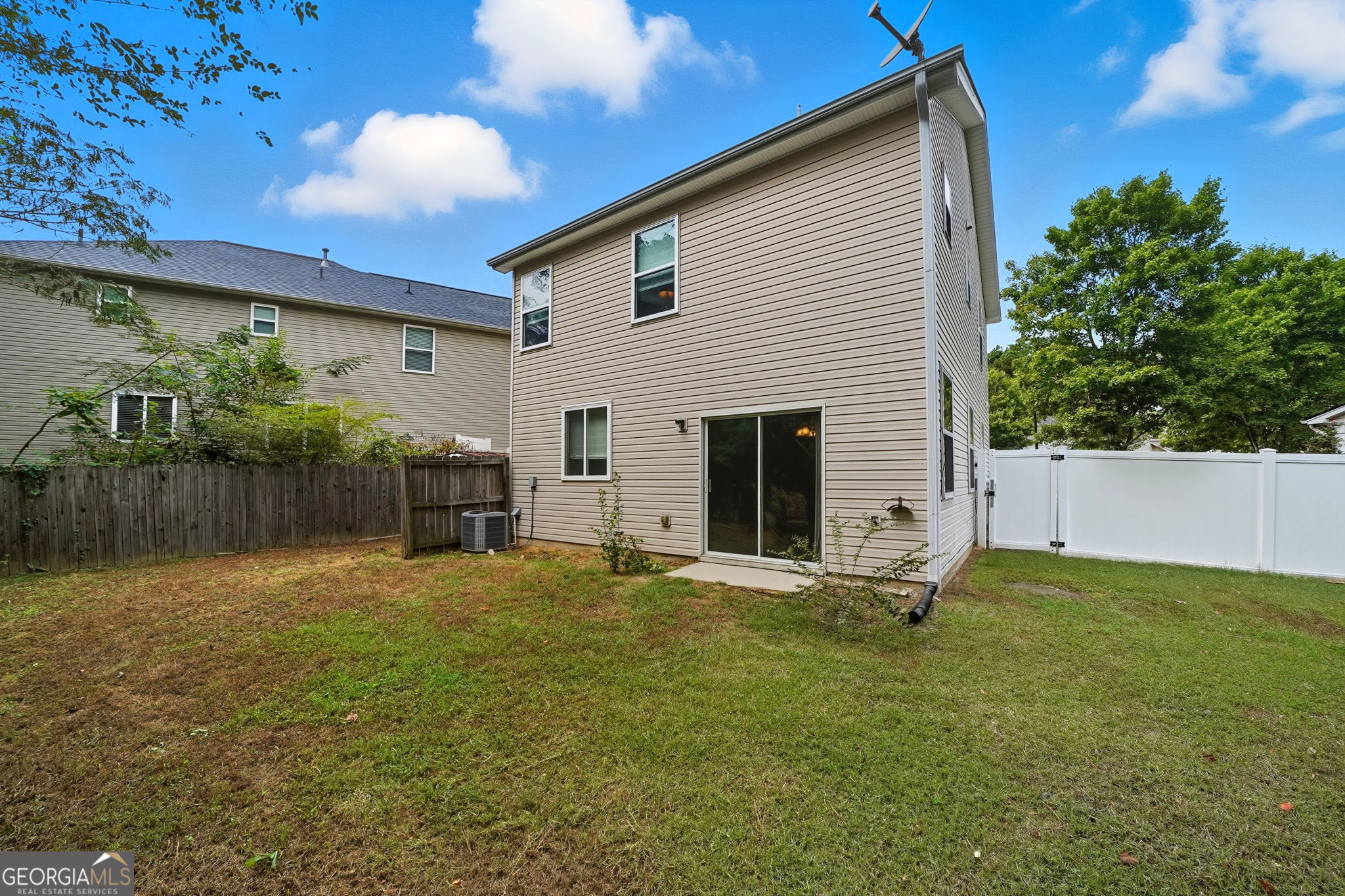 Dallas, Georgia 30157, United States, 3 Bedrooms Bedrooms, ,3 BathroomsBathrooms,Residential,Pending,215810